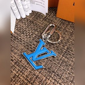 LV Модель M69303 Мягкая сумка и брелок Сочетание классических эле