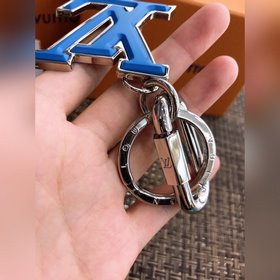 LV Модель M69303 Мягкая сумка и брелок Сочетание классических эле