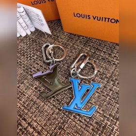 LV Модель M69303 Мягкая сумка и брелок Сочетание классических эле