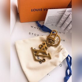 LV MP2715 Squared сумка и брелок Из совместной коллекции Louis Vu