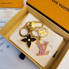 LV Spring Street сумочка и брелок Изготовлены из различных матери
