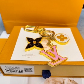 LV Spring Street сумочка и брелок Изготовлены из различных матери