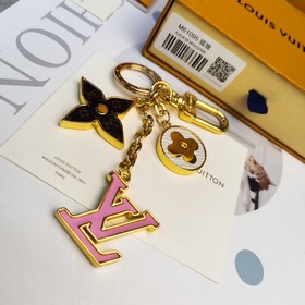 LV Spring Street сумочка и брелок Изготовлены из различных матери