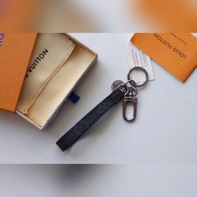 LV MONOGRAM ECLIPSE DRAGONNE Аксессуары для сумок и брелки Модел