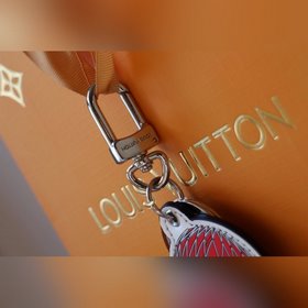 LV модель M68866 рождественское украшение Vivienne Xmas сумочка и