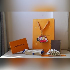 LV модель M68866 рождественское украшение Vivienne Xmas сумочка и
