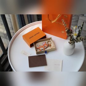 LV Cute Fox сумка с брелоком Модель M69016 Станет любимым аксессу