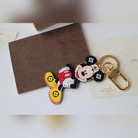 LV Cute Fox сумка с брелоком Модель M69016 Станет любимым аксессу