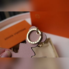 LV Cute Fox сумка с брелоком Модель M69016 Станет любимым аксессу