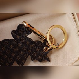 LV Cute Fox сумка с брелоком Модель M69016 Станет любимым аксессу