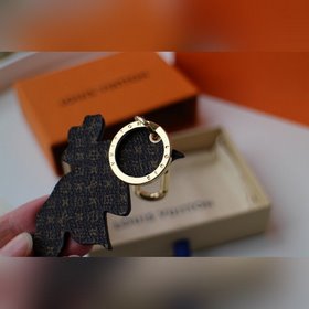 LV Cute Fox сумка с брелоком Модель M69016 Станет любимым аксессу