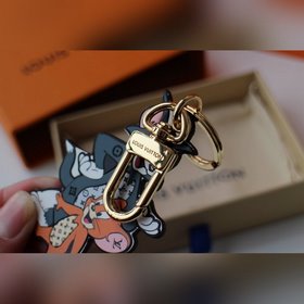 LV Cute Fox Сумка и брелок Модель M69016 Станет любимым аксессуар