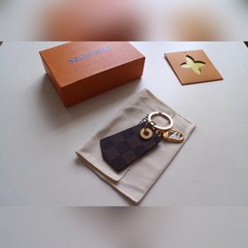 LV изготовлен из высококачественной стали Брелок MP1795ENCHAPPES