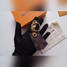 LV изготовлен из высококачественной стали Брелок MP1795ENCHAPPES