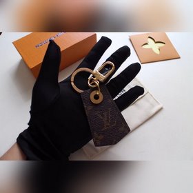 LV изготовлен из высококачественной стали Брелок MP1795ENCHAPPES