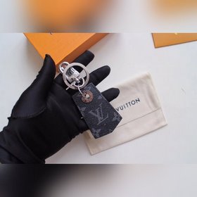 LV изготовлен из высококачественной стали Брелок MP1795ENCHAPPES
