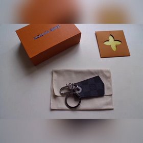 LV изготовлен из высококачественной стали Брелок MP1795ENCHAPPES