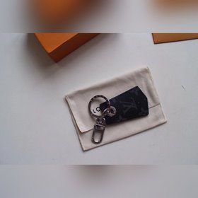 LV изготовлен из высококачественной стали Брелок MP1795ENCHAPPES 