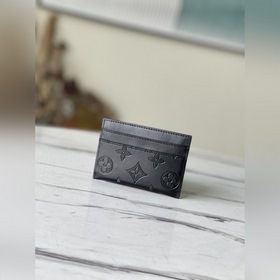 LV Артикул： M62170 Кожаный чехол для карт с тиснением Этот кожан