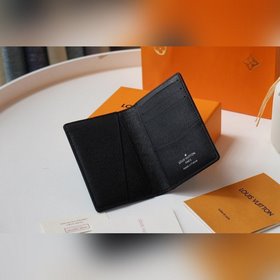 LV Модель 61696 Карточный держатель из серии «Цветы» Весна-лето 2