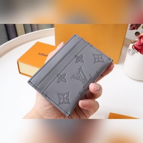LV карточный держатель Артикул： M81381 Тиснение Этот карман для 