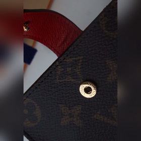 LV Артикул： M69761 Новый чехол для карт Карточный чехол Этот э