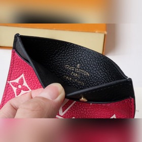 LV Артикул： M81282 Карточный держатель Этот держатель для карт и