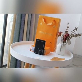 LV  Артикул： M68209 Карманный кошелек с вышитыми линиями Кошелек