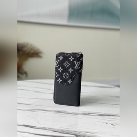 LV Артикул： M63095 Черный кошелек В рамках ранней весенней колле