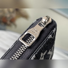 LV Артикул： M63095 Черный кошелек В рамках ранней весенней колле