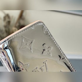 LV Артикул： M80805 Серебристый зеркальный кошелек Серия SLENDER 