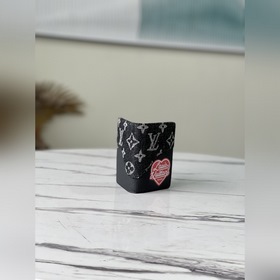 LV Артикул： M81015 Черный кошелек В рамках ранней весенней колл