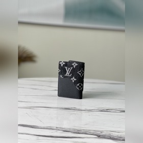 LV Артикул： M81015 Черный кошелек В рамках ранней весенней колл