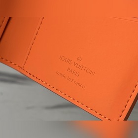 LV Артикул： M81028 Оранжевый Классический универсальный кошелек 