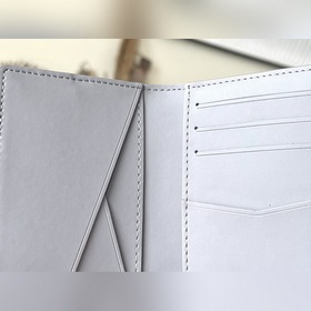LV Артикул： M81028 Серый Классический универсальный кошелек в фо