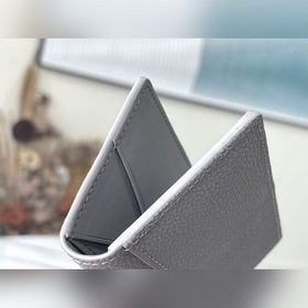 LV Артикул： M81028 Серый Классический универсальный кошелек в фо