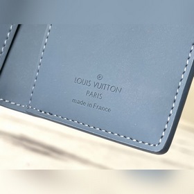 LV Артикул： M81028 Синий Классический универсальный кошелек в фо