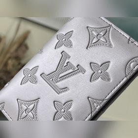 LV Артикул： M81382 Кошелек Классический дизайн в новом исполнен