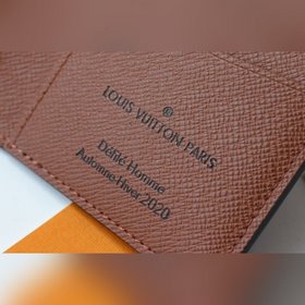 LV Модель M69701 Карманный кошелек  Вирджил Абло (Virgil Abloh)