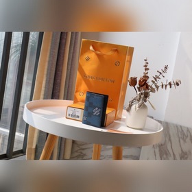 LV Карманный кошелек Артикул： N60441 Этот карманный кошелек изг
