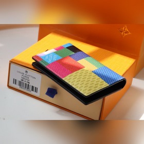 LV Карманный кошелек Артикул： N60441 Этот карманный кошелек изг