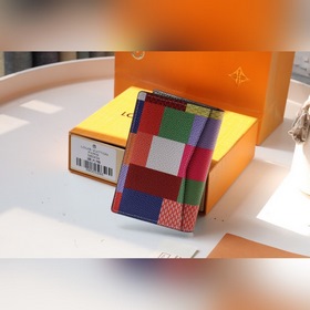 LV Карманный кошелек Артикул： N60441 Этот карманный кошелек изг