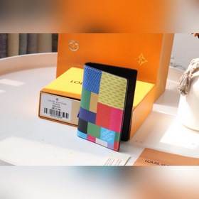 LV Карманный кошелек Артикул： N60441 Этот карманный кошелек изг