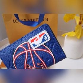 LV Артикул： M81663 Карманный кошелек Этот карманный кошелек из к