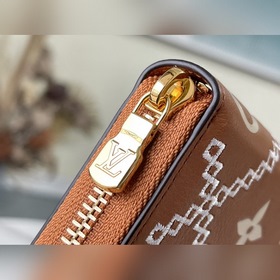 LV Артикул： M81141 (вышивка) Карамельный цвет Кошелек на молнии