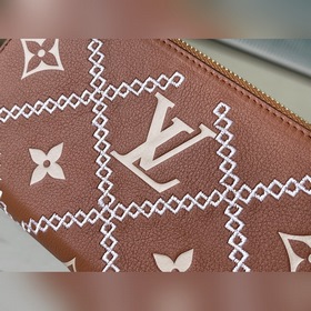 LV Артикул： M81141 (вышивка) Карамельный цвет Кошелек на молнии