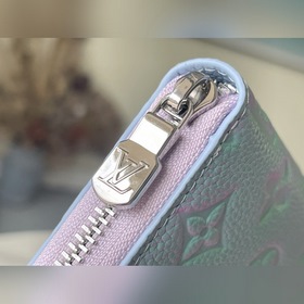 LV Модель： M81466 Синий кожаный кошелек с одной молнией из серии