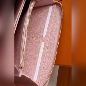 LV Артикул： M81141 Новая модель Кошелек Zippy с тисненым логотип