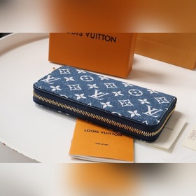 LV Артикул： M81226 Кошелек на молнии Модель Monogram в новом ис
