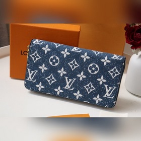 LV Артикул： M81226 Кошелек на молнии Модель Monogram в новом ис